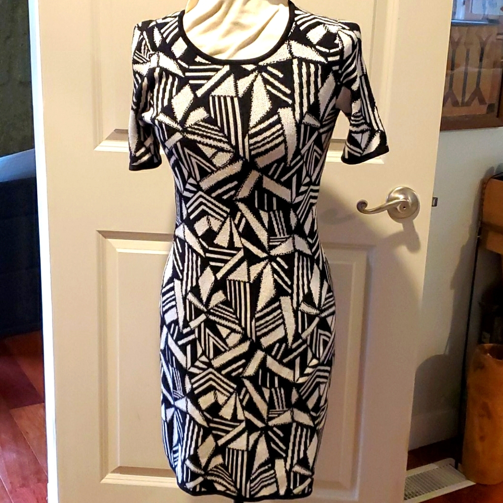 Laundry Black and White patterned sweater dress - Picture 1 of 4